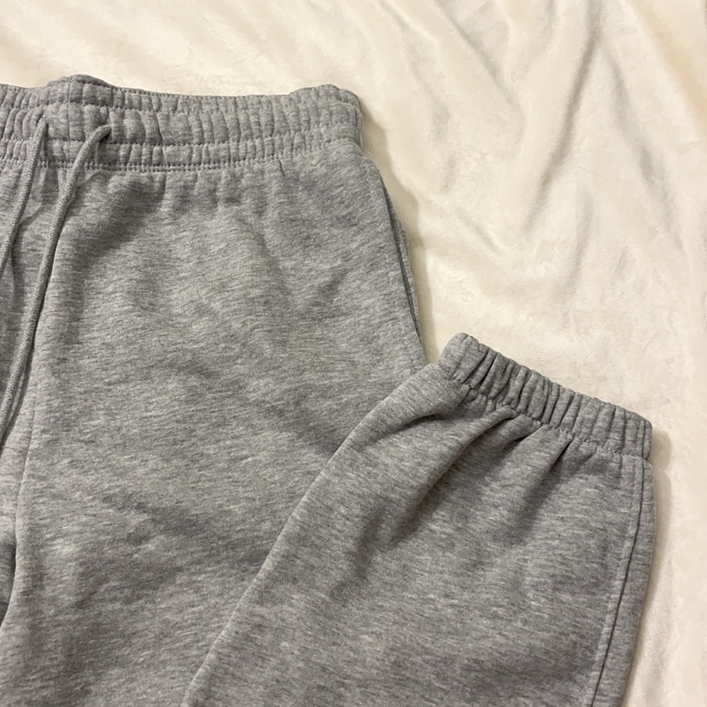 Grey sweats - Picture 2 of 2